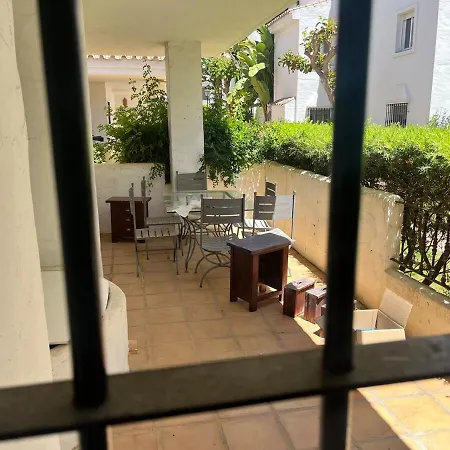 Apartment A 10-minute Walk To The Marbella